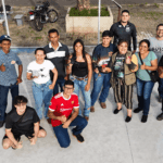 Alunos em aula prática do Curso de Pilotagem Básica de Drones do Instituto Vida Plena