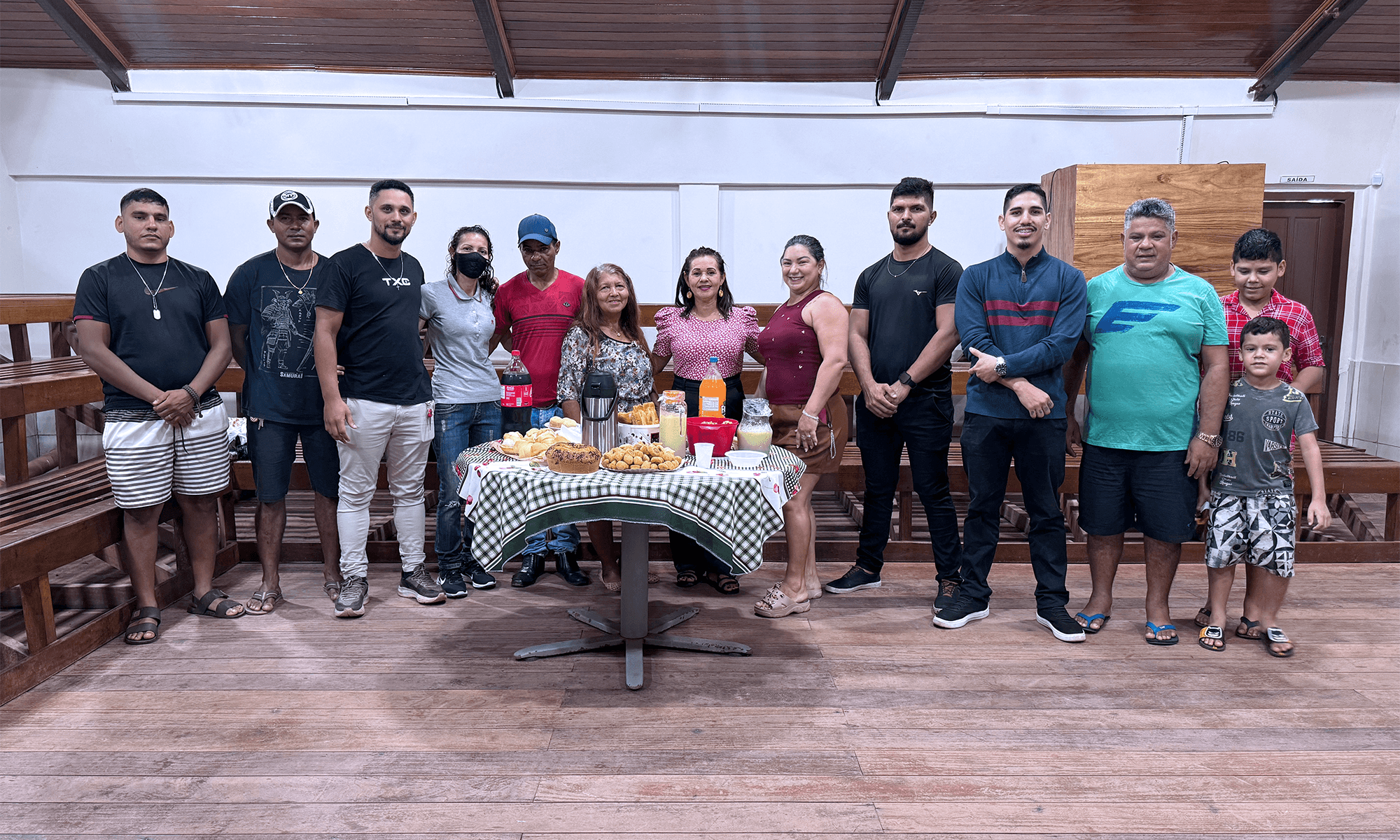 Aula prática do Curso de Barbeiro do Instituto Vida Plena.