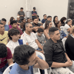 Entrega de certificados do Instituto Vida Plena para alunos de cursos profissionalizantes